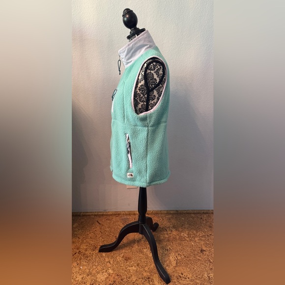 Women's Mint & Lavendar 'Cragmont' Fleece Vest - Picture 7 of 12